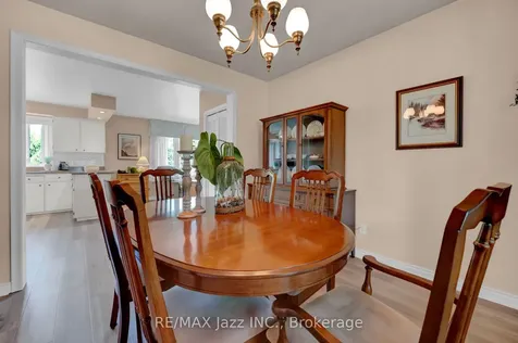 961 Swiss Heights Oshawa ON L1K 2A7