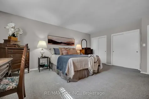 961 Swiss Heights Oshawa ON L1K 2A7