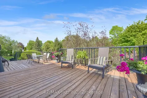 961 Swiss Heights Oshawa ON L1K 2A7