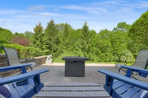 961 Swiss Heights Oshawa ON L1K 2A7