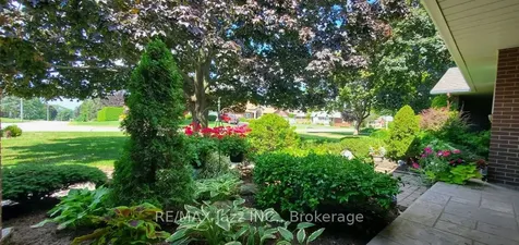 961 Swiss Heights Oshawa ON L1K 2A7