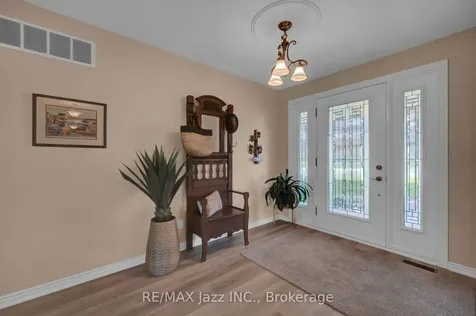 961 Swiss Heights Oshawa ON L1K 2A7