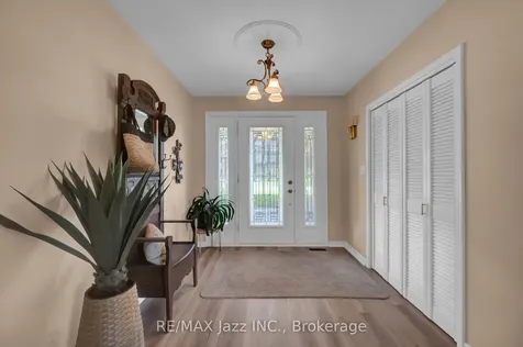 961 Swiss Heights Oshawa ON L1K 2A7