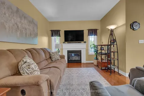 18 Dolan Court Clarington ON L1C 5P7