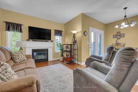 18 Dolan Court Clarington ON L1C 5P7