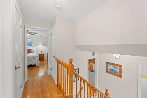 16 Shrewsbury Square Toronto ON M1T 1L2