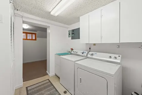 16 Shrewsbury Square Toronto ON M1T 1L2