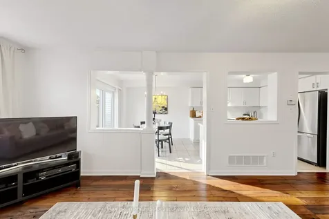 27 Robideau Place Whitby ON L1R 3G6