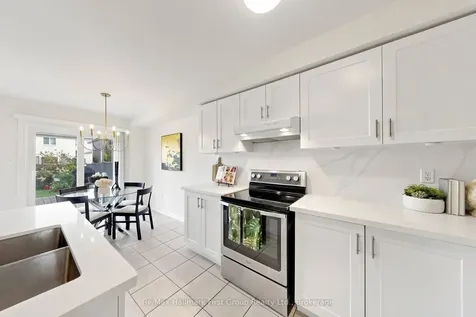 27 Robideau Place Whitby ON L1R 3G6