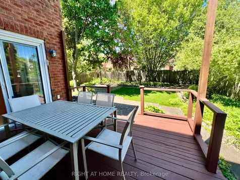 4 Silverbirch Place Whitby ON L1R 1X7