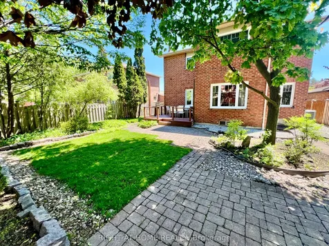 4 Silverbirch Place Whitby ON L1R 1X7