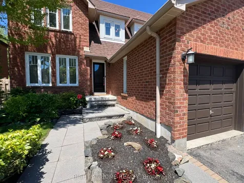 4 Silverbirch Place Whitby ON L1R 1X7