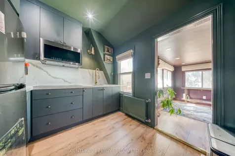 10 Redwood Avenue Toronto ON M4L 2S6