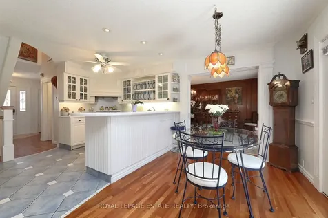 898 Beaufort Court Oshawa ON L1G 7J7