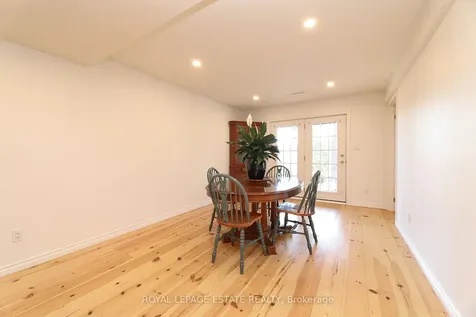 898 Beaufort Court Oshawa ON L1G 7J7