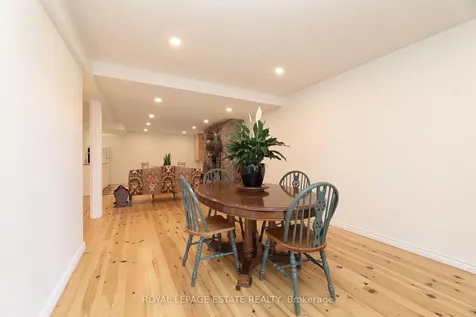 898 Beaufort Court Oshawa ON L1G 7J7