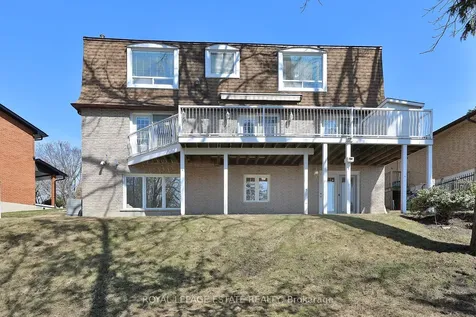 898 Beaufort Court Oshawa ON L1G 7J7