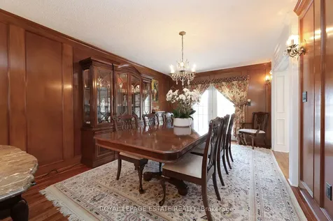 898 Beaufort Court Oshawa ON L1G 7J7