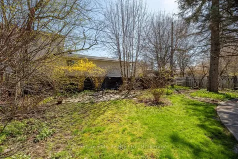 115 Toynbee Trail Toronto ON M1E 1G5