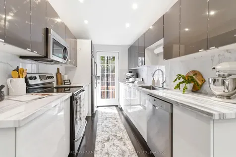 9 Winnifred Avenue Toronto ON M4M 2X2