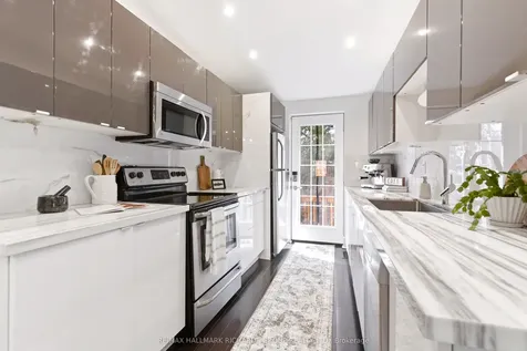 9 Winnifred Avenue Toronto ON M4M 2X2