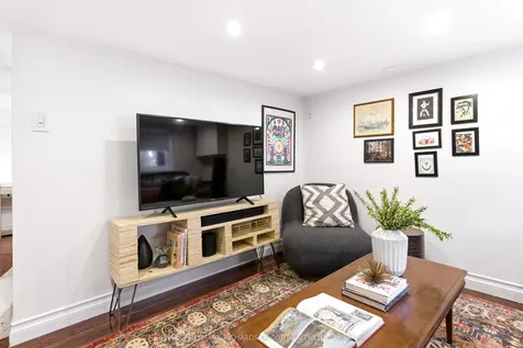9 Winnifred Avenue Toronto ON M4M 2X2
