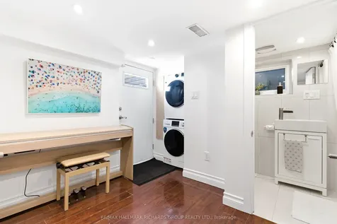 9 Winnifred Avenue Toronto ON M4M 2X2