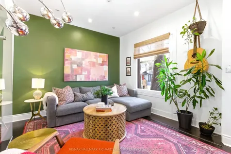 9 Winnifred Avenue Toronto ON M4M 2X2