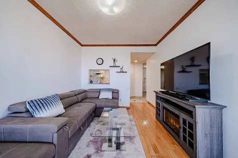 2466 Eglinton Avenue E Toronto ON M1K 5J8