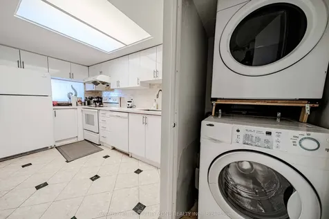2466 Eglinton Avenue E Toronto ON M1K 5J8