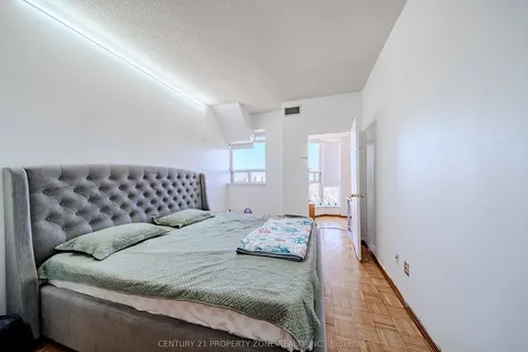2466 Eglinton Avenue E Toronto ON M1K 5J8