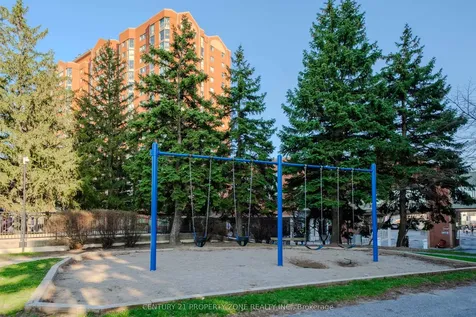 2466 Eglinton Avenue E Toronto ON M1K 5J8