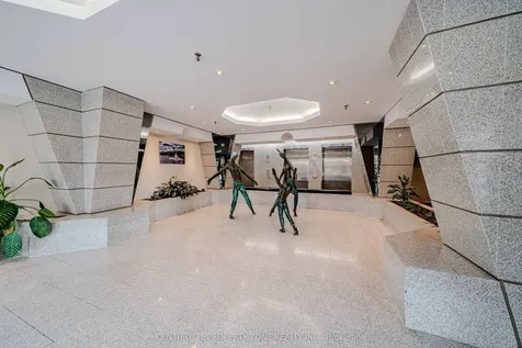 2466 Eglinton Avenue E Toronto ON M1K 5J8