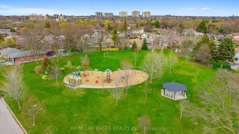20 Maywood Park Toronto ON M1K 2G8