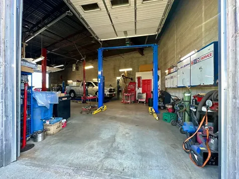 518 Centennial Road N Toronto ON M1C 2A6
