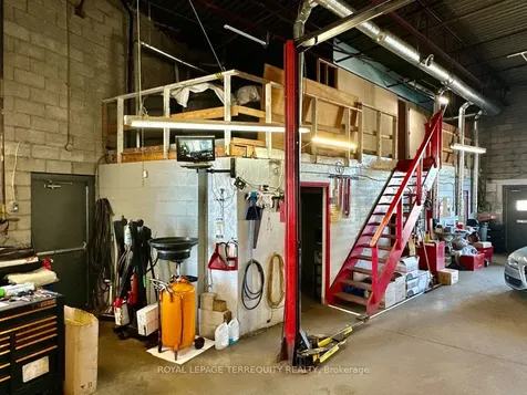 518 Centennial Road N Toronto ON M1C 2A6