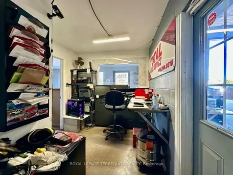 518 Centennial Road N Toronto ON M1C 2A6