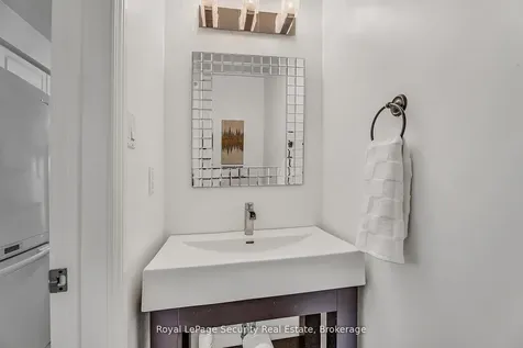 1197 Beaver Valley Crescent Oshawa ON L1J 8N1