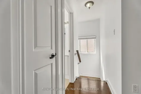 1197 Beaver Valley Crescent Oshawa ON L1J 8N1