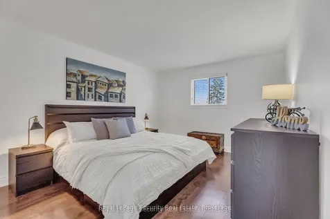 1197 Beaver Valley Crescent Oshawa ON L1J 8N1