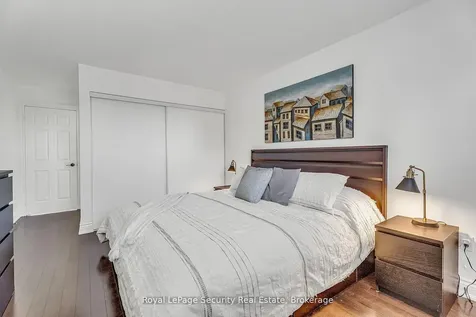 1197 Beaver Valley Crescent Oshawa ON L1J 8N1