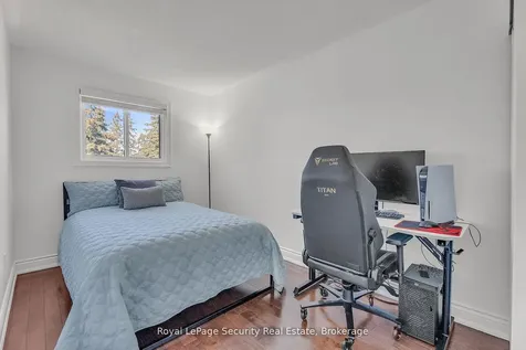 1197 Beaver Valley Crescent Oshawa ON L1J 8N1