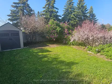 1197 Beaver Valley Crescent Oshawa ON L1J 8N1