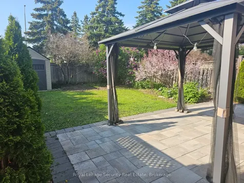 1197 Beaver Valley Crescent Oshawa ON L1J 8N1