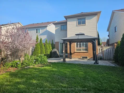 1197 Beaver Valley Crescent Oshawa ON L1J 8N1