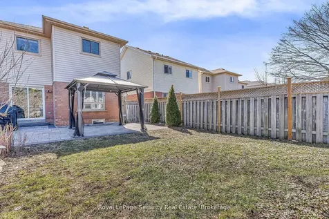 1197 Beaver Valley Crescent Oshawa ON L1J 8N1