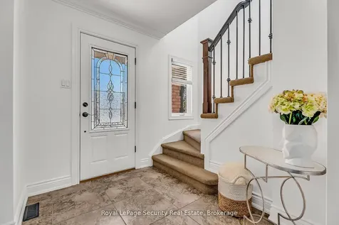 1197 Beaver Valley Crescent Oshawa ON L1J 8N1