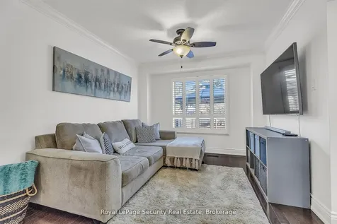 1197 Beaver Valley Crescent Oshawa ON L1J 8N1