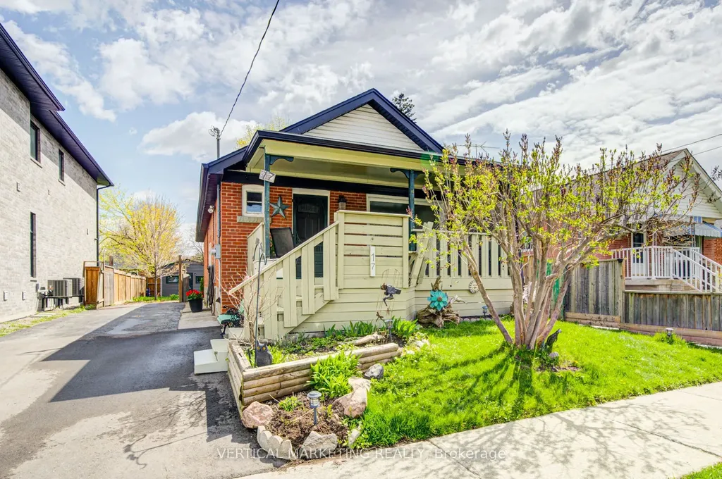 17 Arden Crescent Toronto ON M1L 3R6