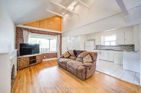 17 Arden Crescent Toronto ON M1L 3R6